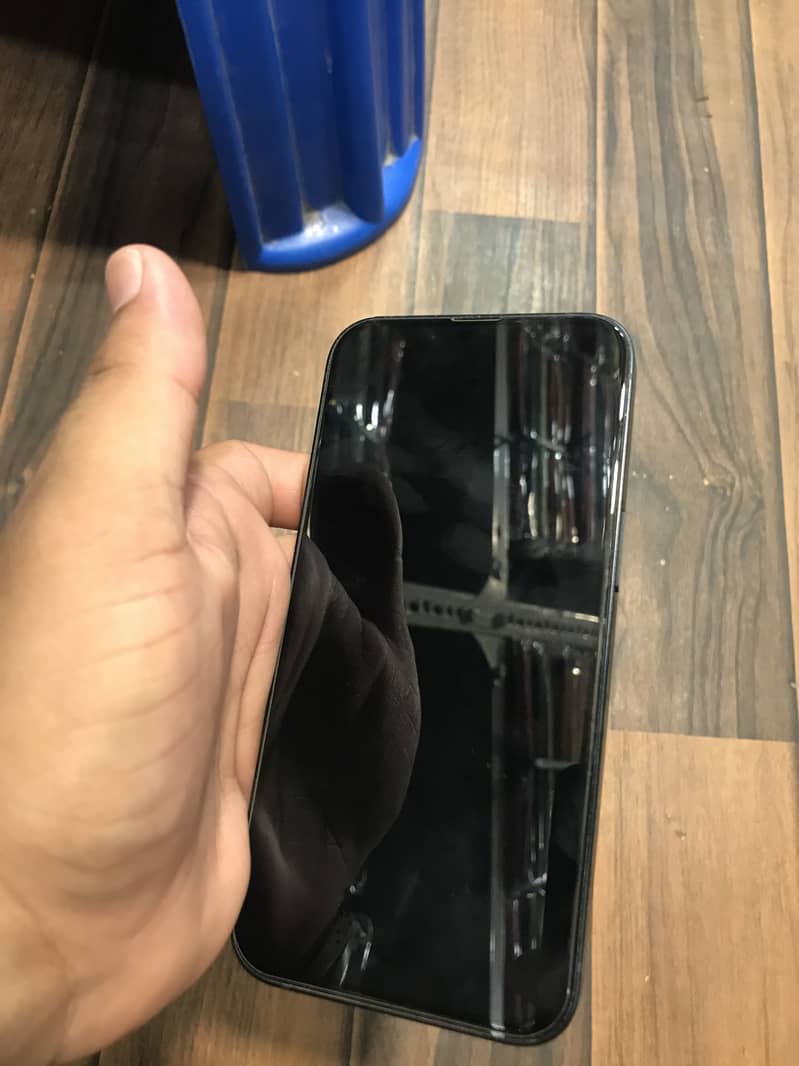 Apple iPhone 13 1