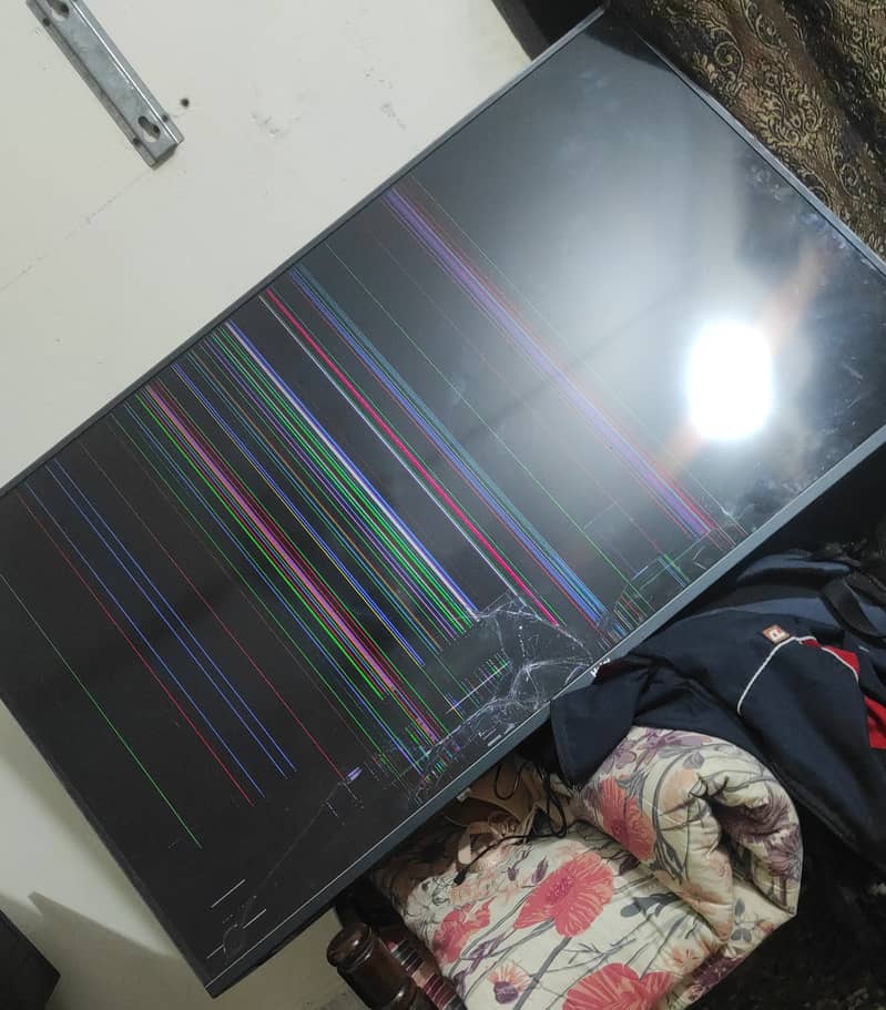 55" Haier Smart LED (Panel Damage) 0