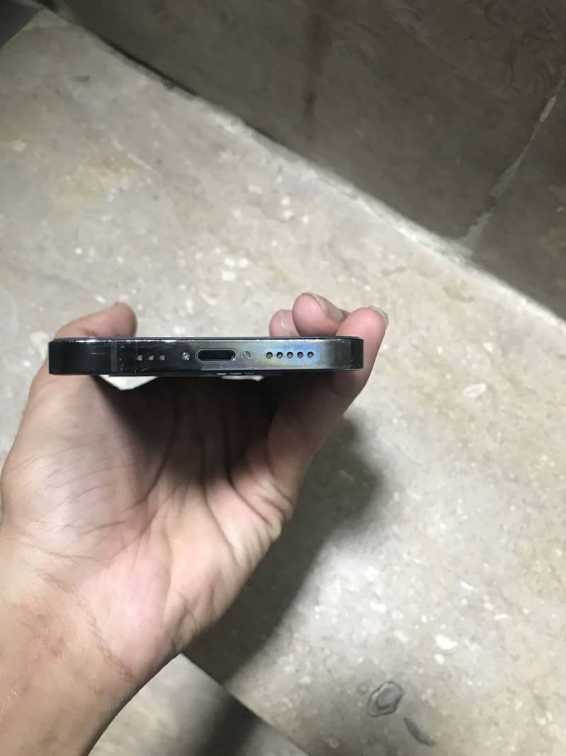 Apple iPhone 12 Pro 3