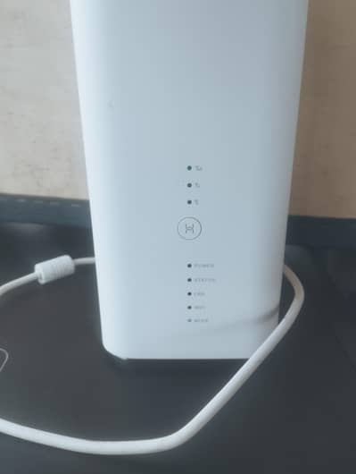 HUAWEi 4G+  ROUTER B 818-263 PTA APPROVED