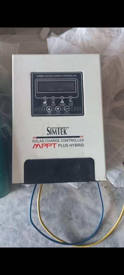 Solar Charge Controller MPPT Plus Hybrid