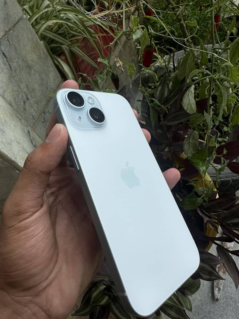 Apple iPhone 15 2