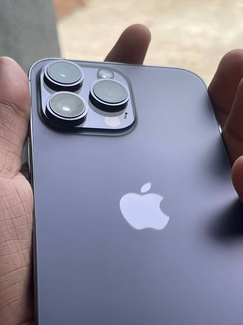 Apple iPhone 14 Pro Max 0