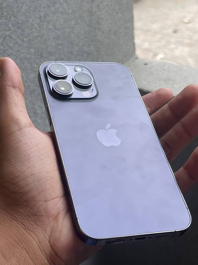 Apple iPhone 14 Pro Max 6