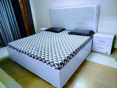 3 PIECE BEDROOM SET WITH MATTERESS