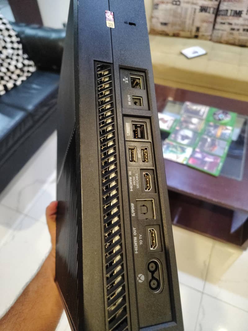 Immaculate Xbox one 4