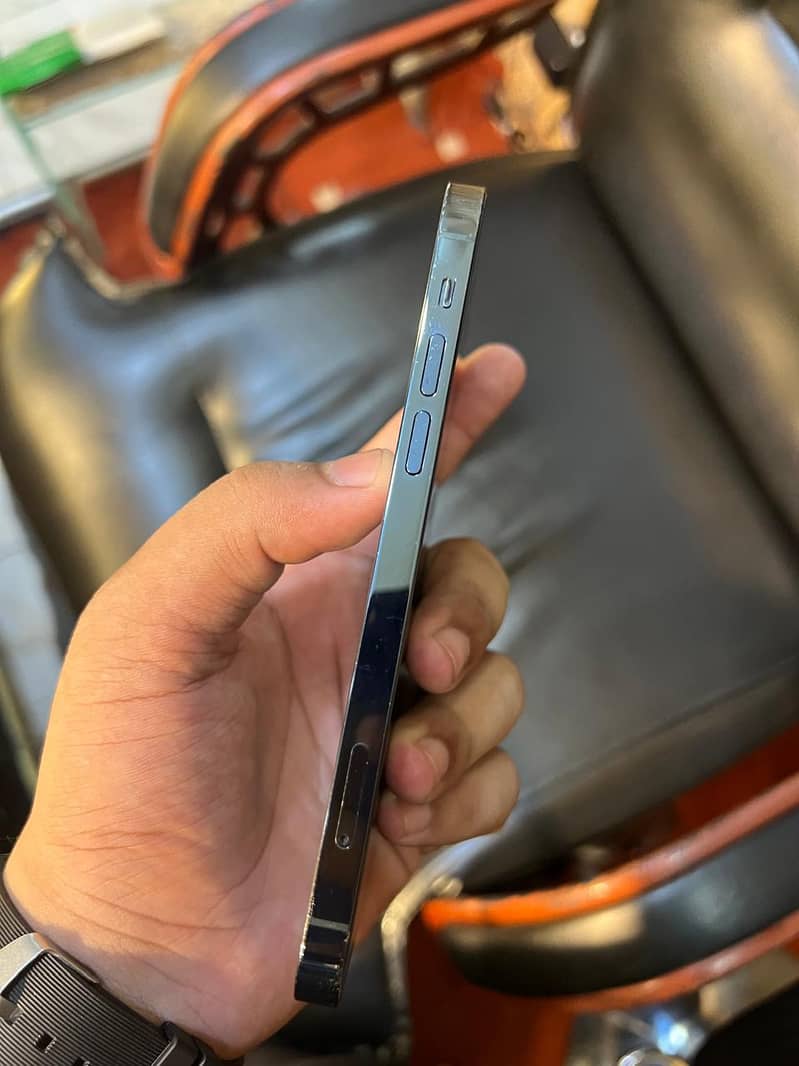 Apple iPhone 12 Pro 2