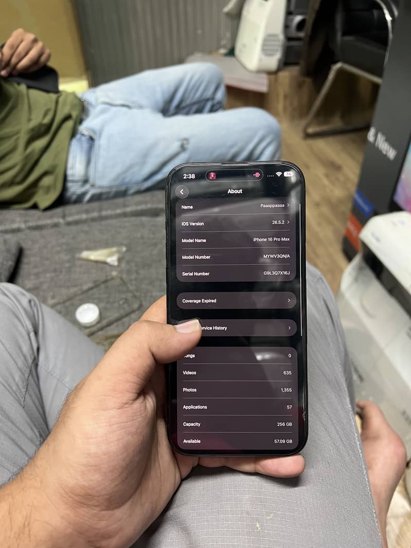 Apple iPhone 16 Pro Max 2