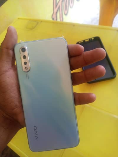 Vivo S1