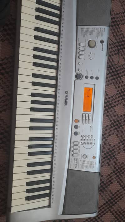 yamha PSR E 303