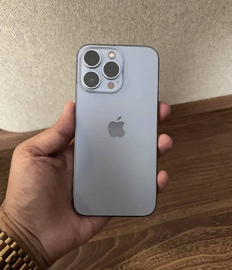 Apple iPhone 13 Pro 0