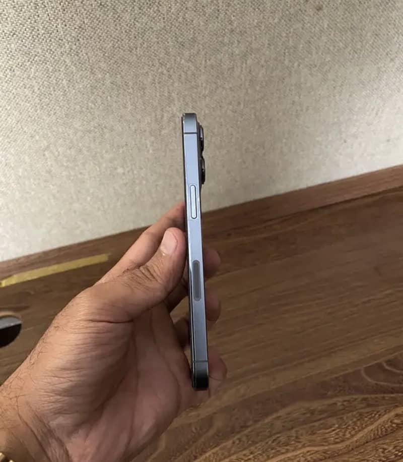 Apple iPhone 13 Pro 1