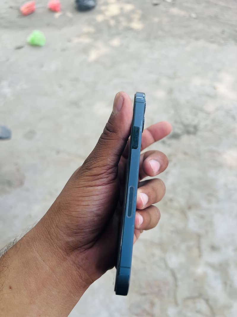 Apple iPhone 12 Pro 4