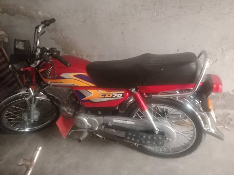 CD 70 25 model 10/10 condition 4