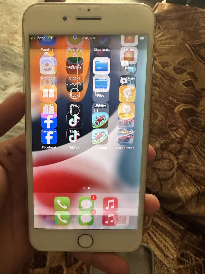 Apple iPhone 7 Plus 1