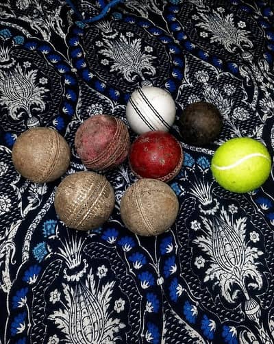 USED CRICKET BALLS IN GOOD CONDITION