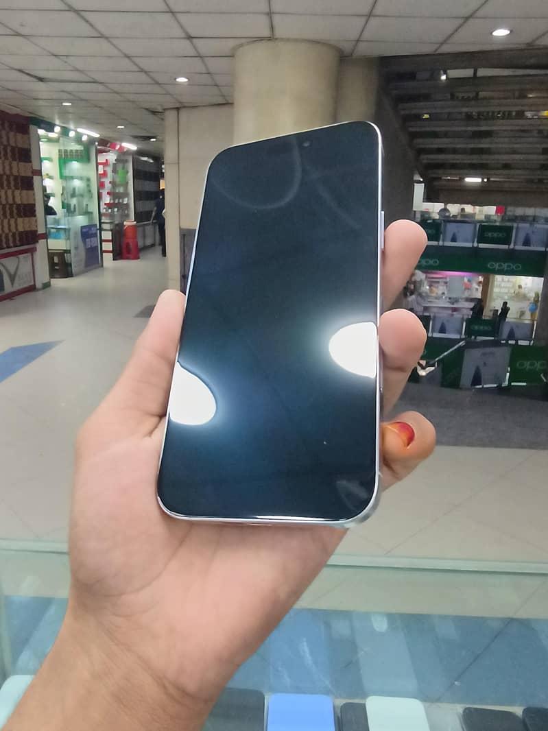 Apple iPhone 16 Pro Max 0