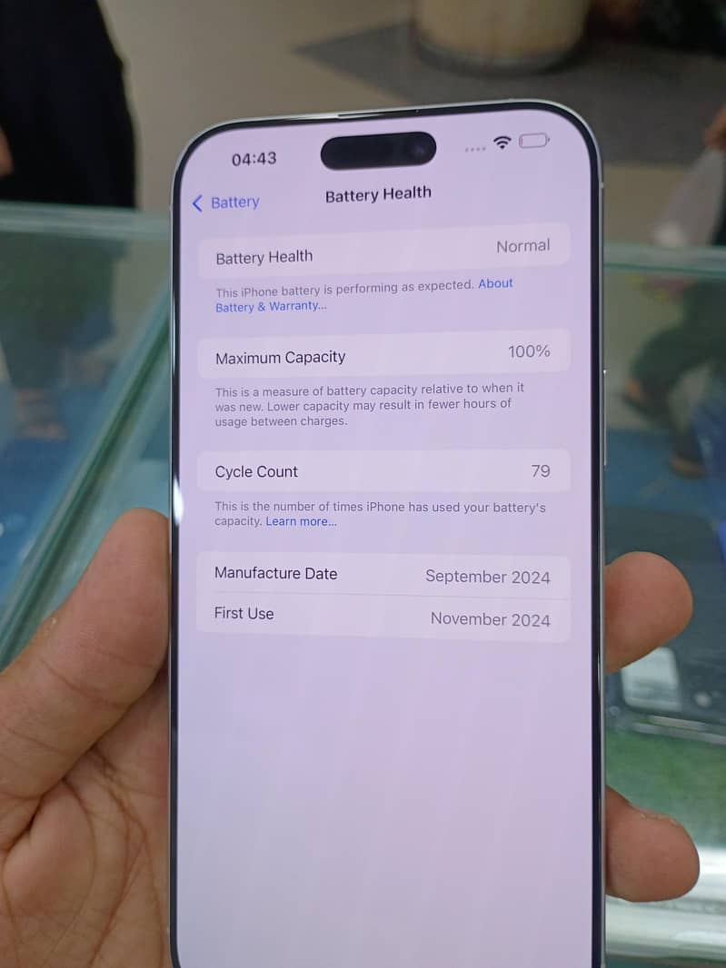 Apple iPhone 16 Pro Max 4