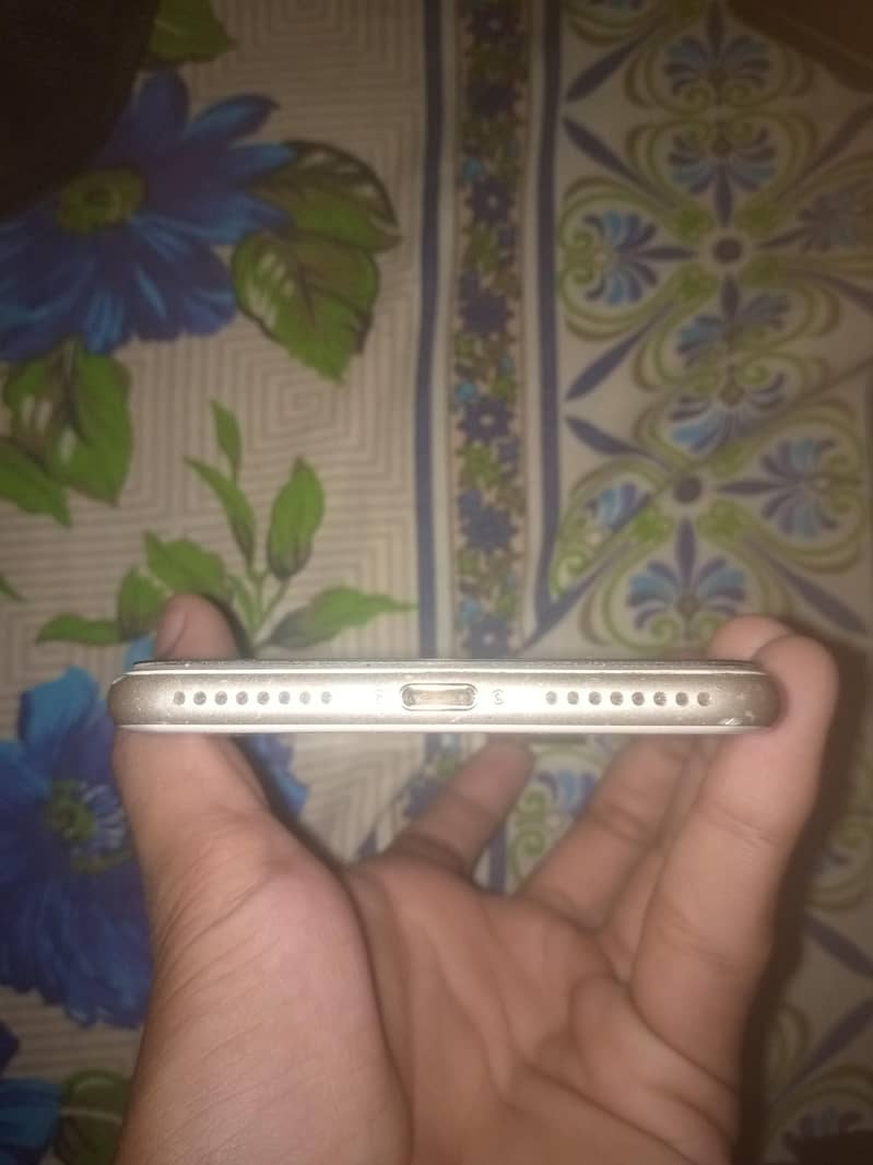 Apple iPhone 7 Plus 2