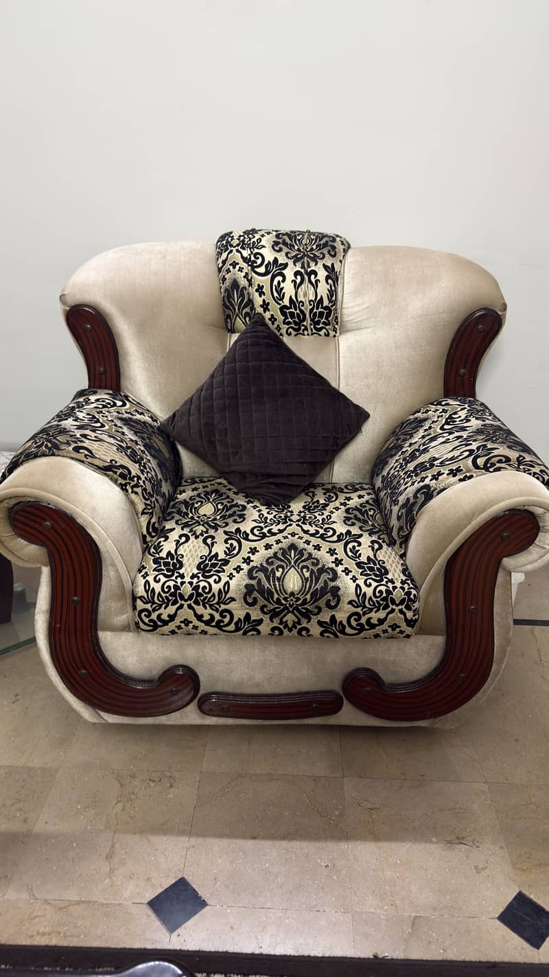Sofa set available 1