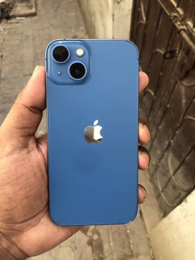 Apple iPhone 13