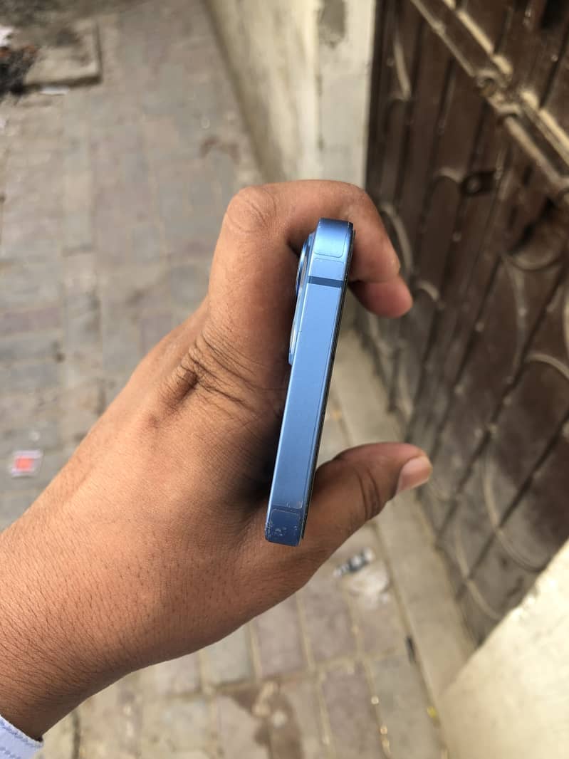 Apple iPhone 13 3