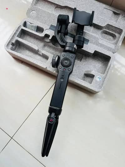 Zhiyun smooth 4 mobile gimbal