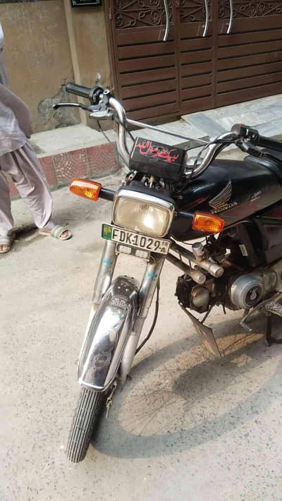 Honda cd 70 2018 model good condition just buy and drive