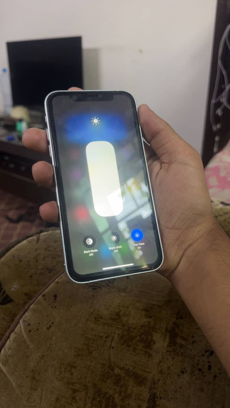 Apple iPhone 11 3