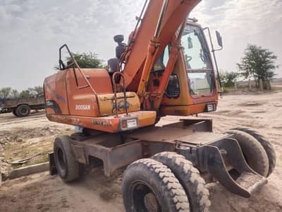 Doosan 140 Excavator