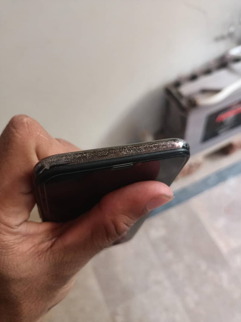 Apple iPhone X 3
