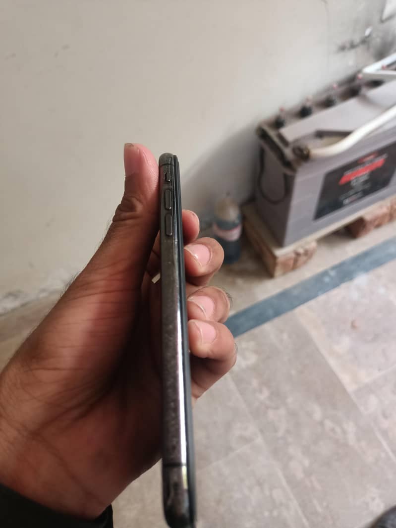Apple iPhone X 5