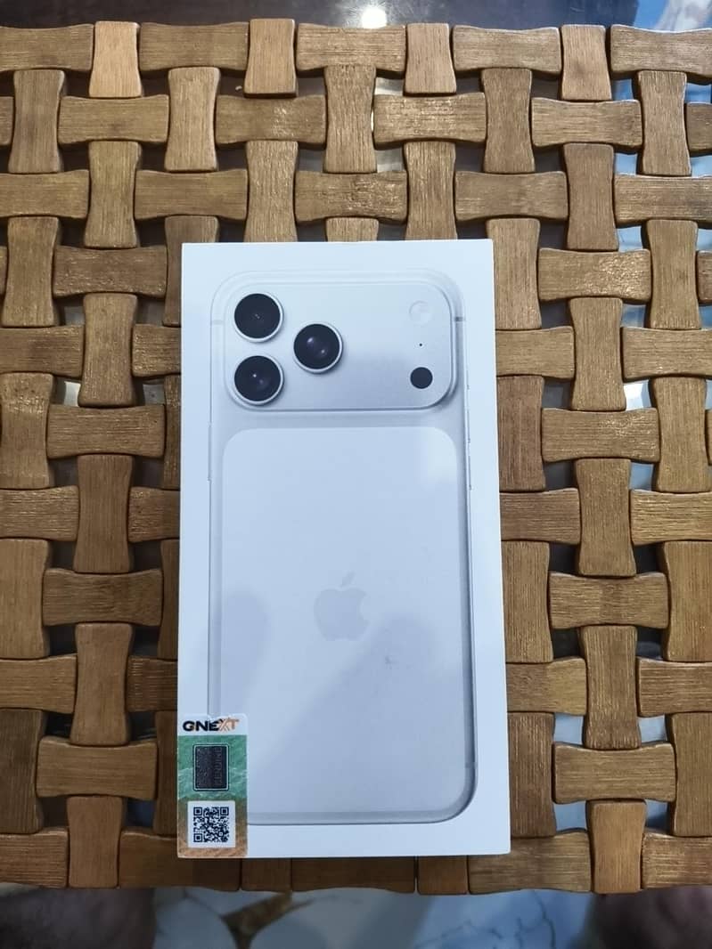 Apple iPhone 17 Pro Max 3