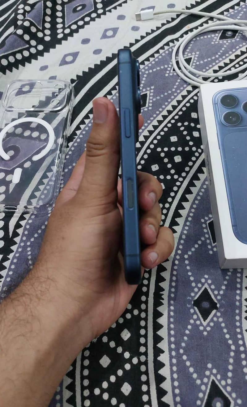 Apple iPhone 17 Pro Max 1