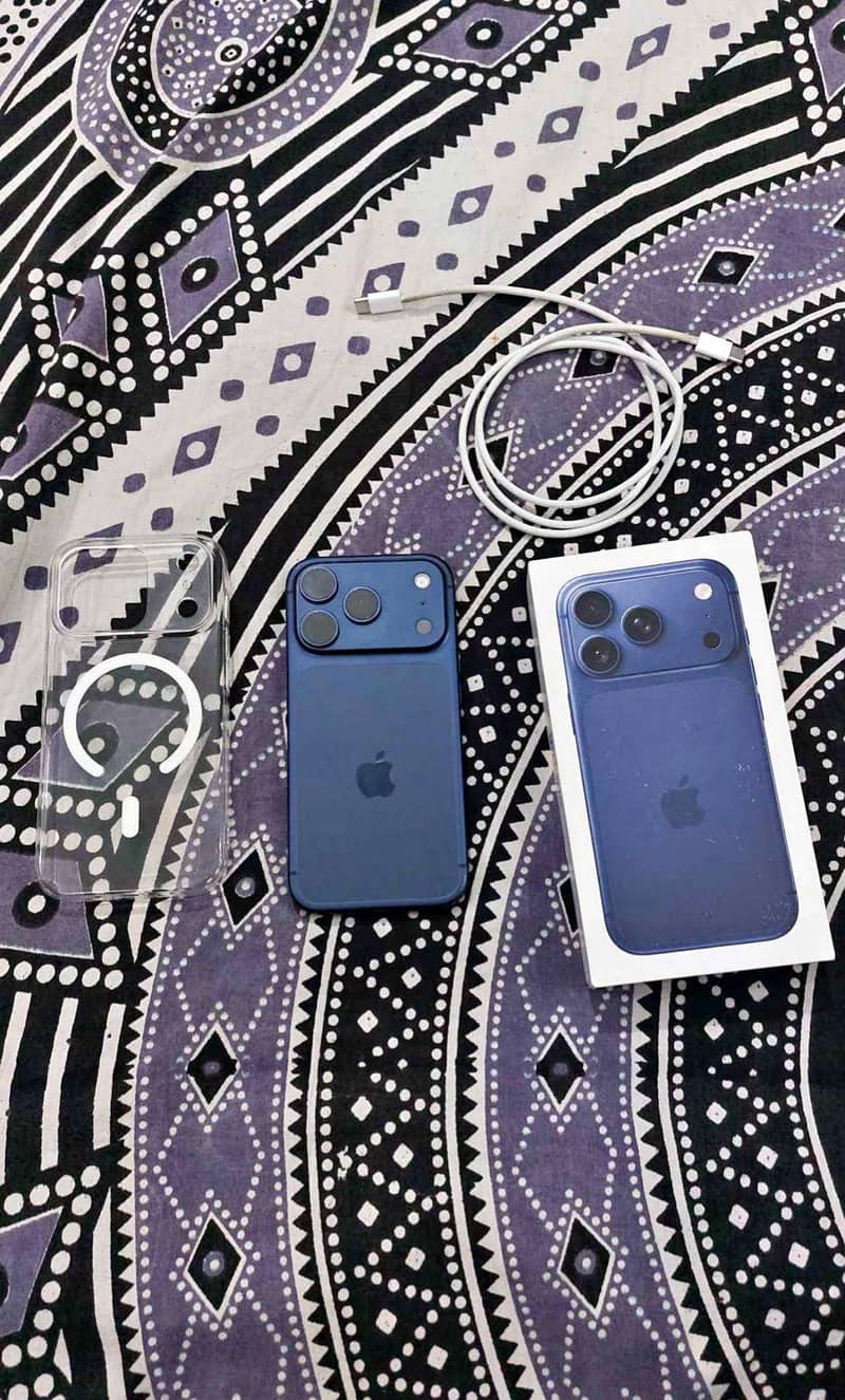 Apple iPhone 17 Pro Max 3