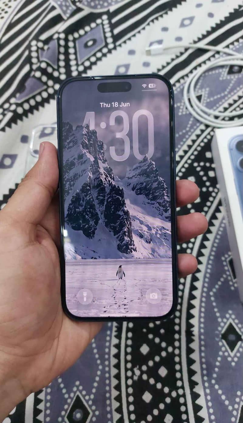 Apple iPhone 17 Pro Max 4