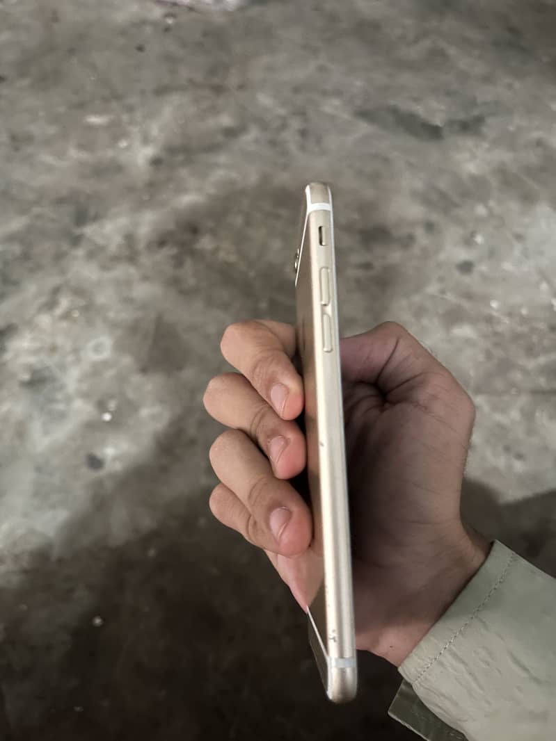 Apple iPhone 6 (10/10) 1