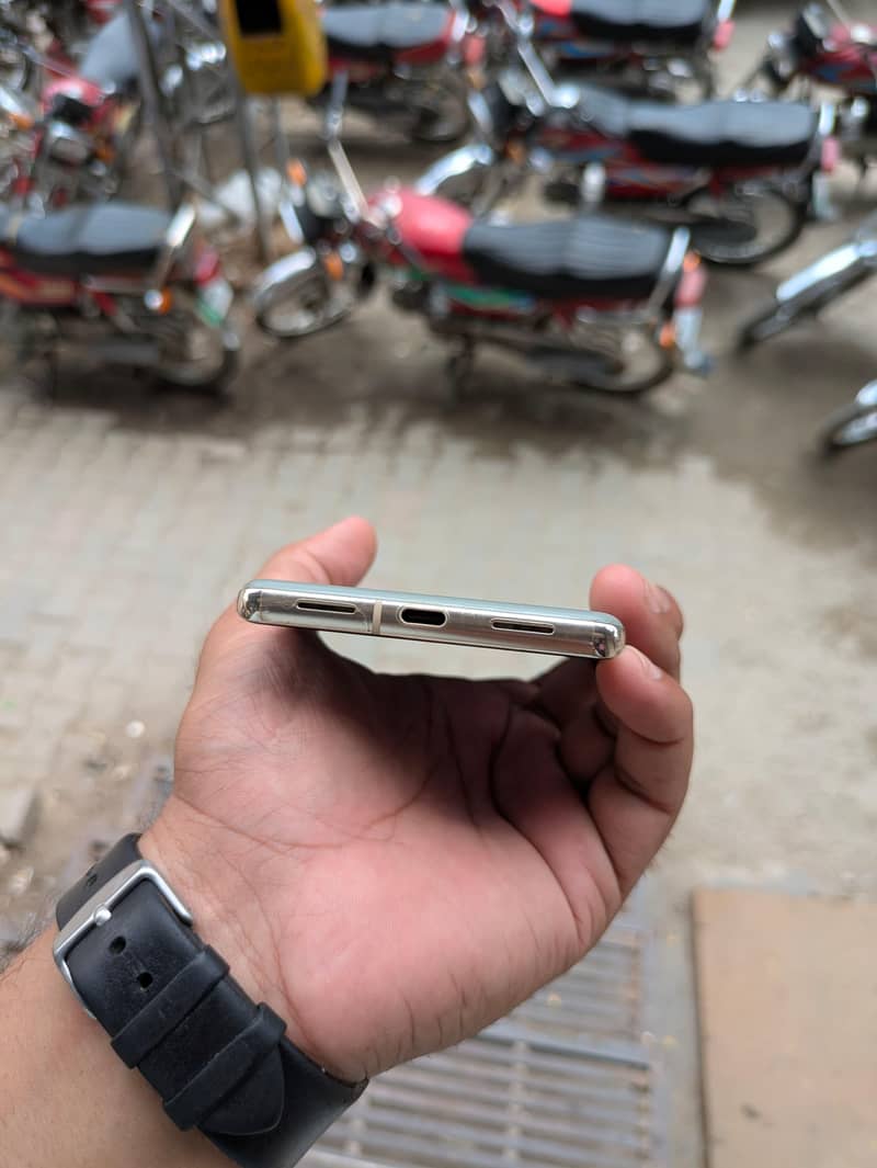 Google Pixel 7 Pro 4