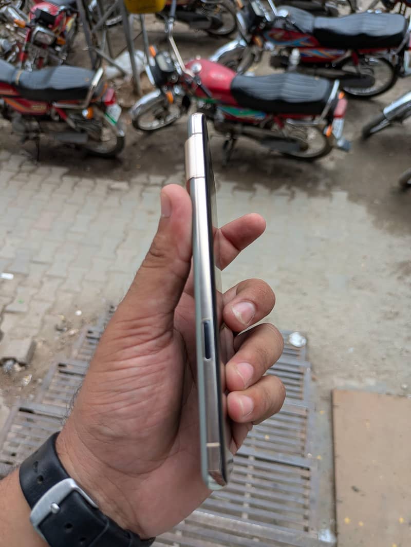 Google Pixel 7 Pro 6