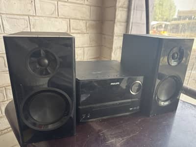 PHILIPS Speakers with cd player / 2 BASS Speakers included