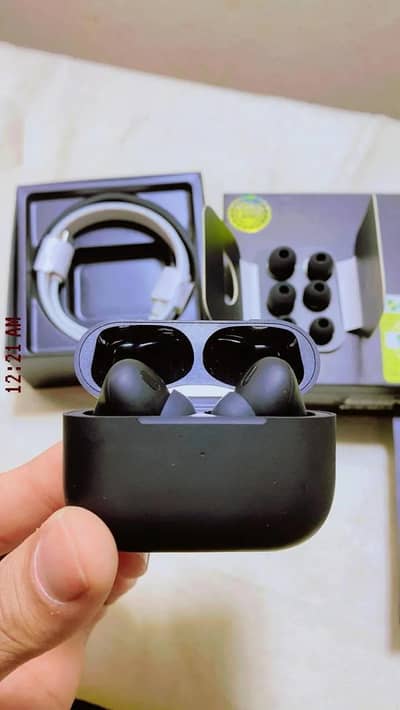 wireless voice cancelling earbuds Bluetooth
