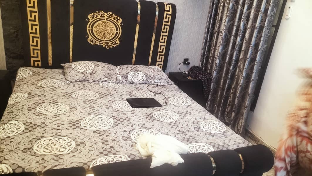 Versace style bed 0