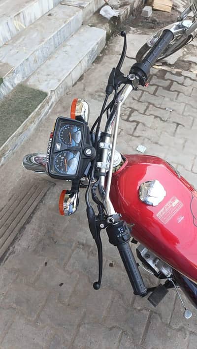 Honda cg 125 special edition new condition urgent sale