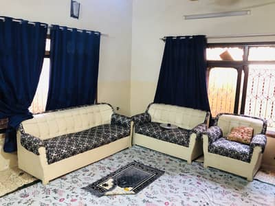7 seater Slightly used sofa set