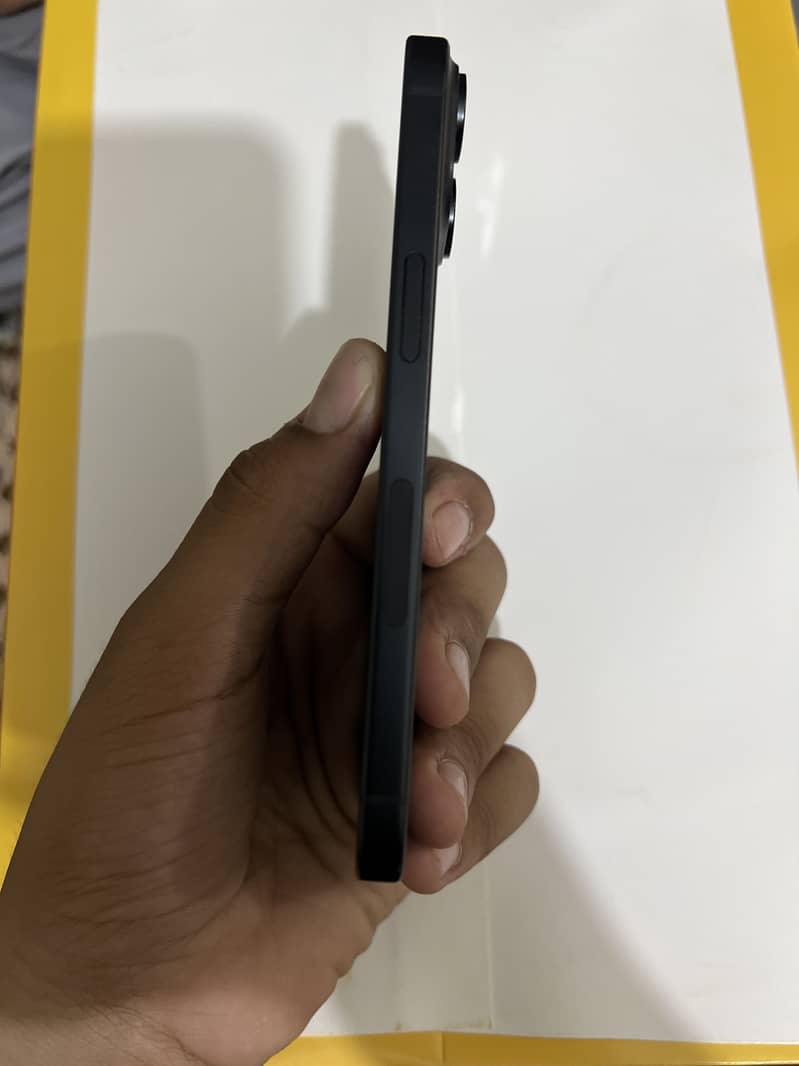 Apple iPhone 15 3