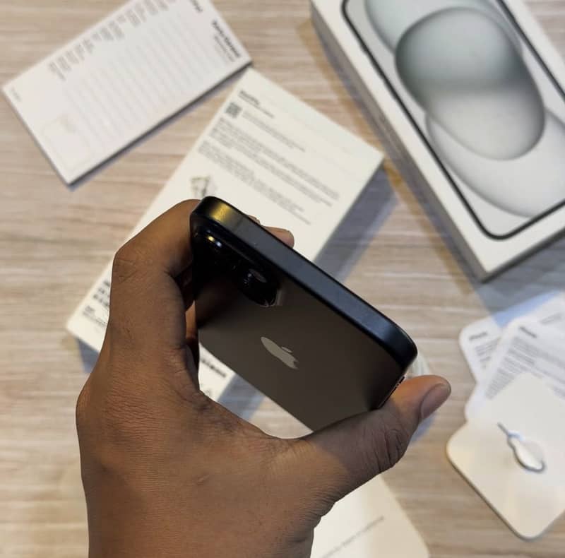 Apple iPhone 15 plus 0