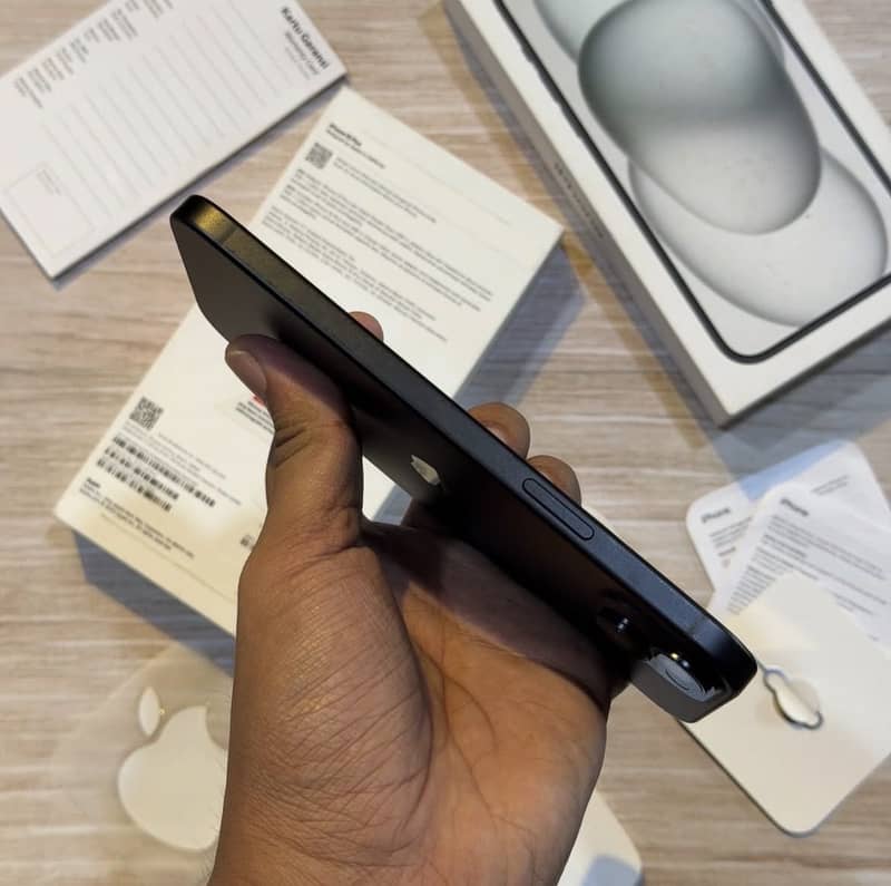 Apple iPhone 15 plus 1