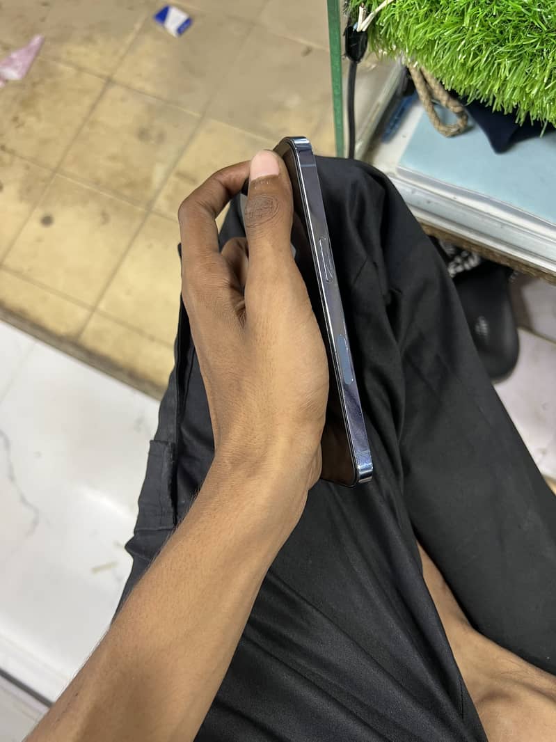 Apple iPhone 13 Pro 1