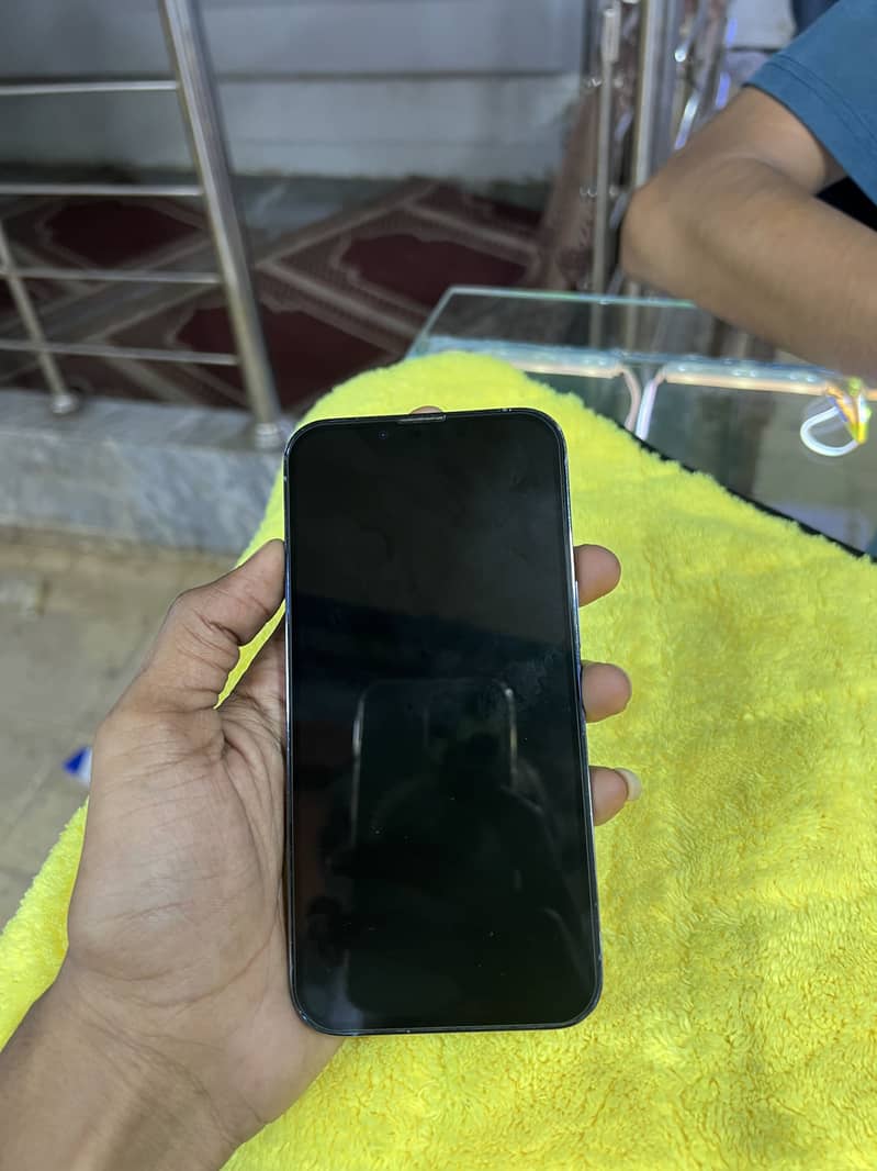Apple iPhone 13 Pro 4