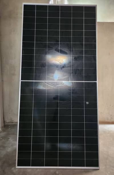 Longi himo x10 645 watt bullet crack 2 panels each 15,000 both 30,000